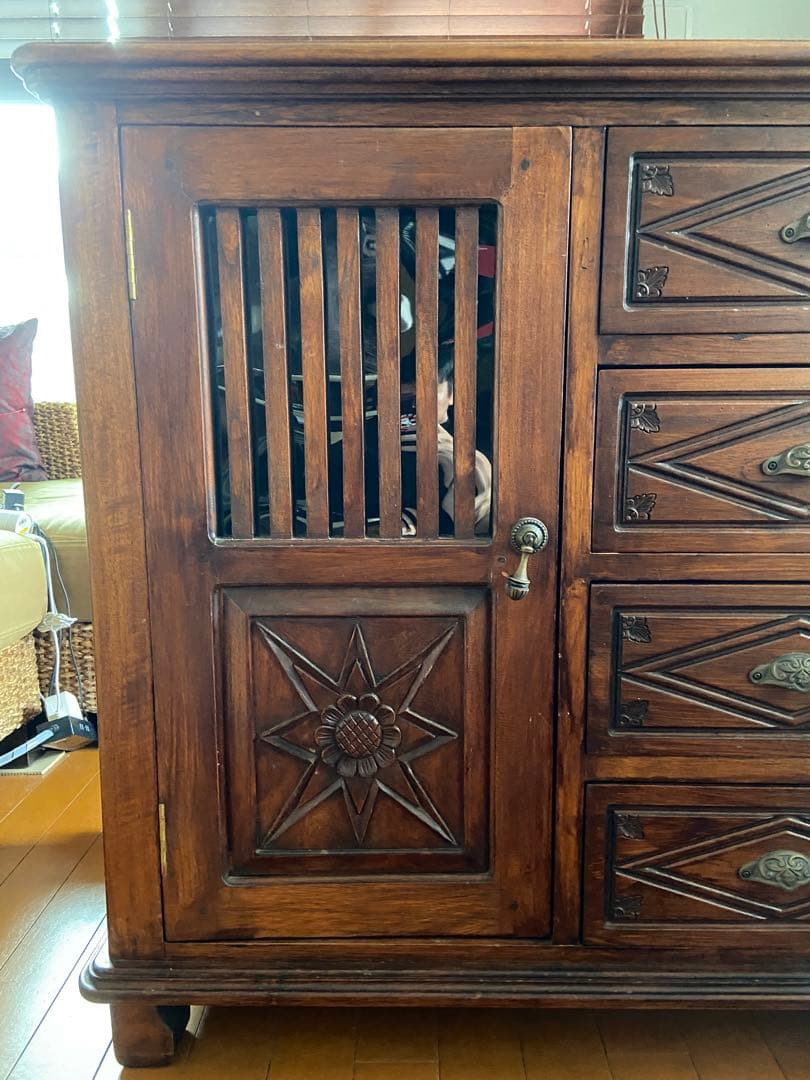 木製ヴィンテージキャビネット　アジアン風　サイドボード