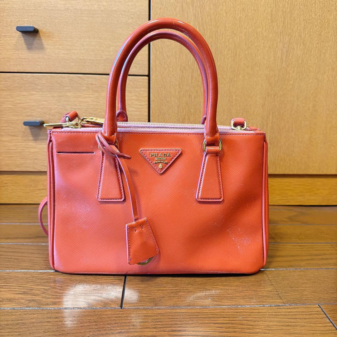 プラダ　サフィアーノ　ガレリア　パテントレザー　オレンジ　2way ショルダー