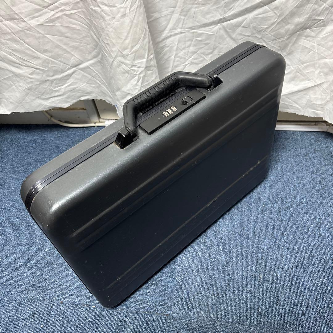 2こ　ゼロハリバートン　ZERO HALL BURTTON アタッシュケース