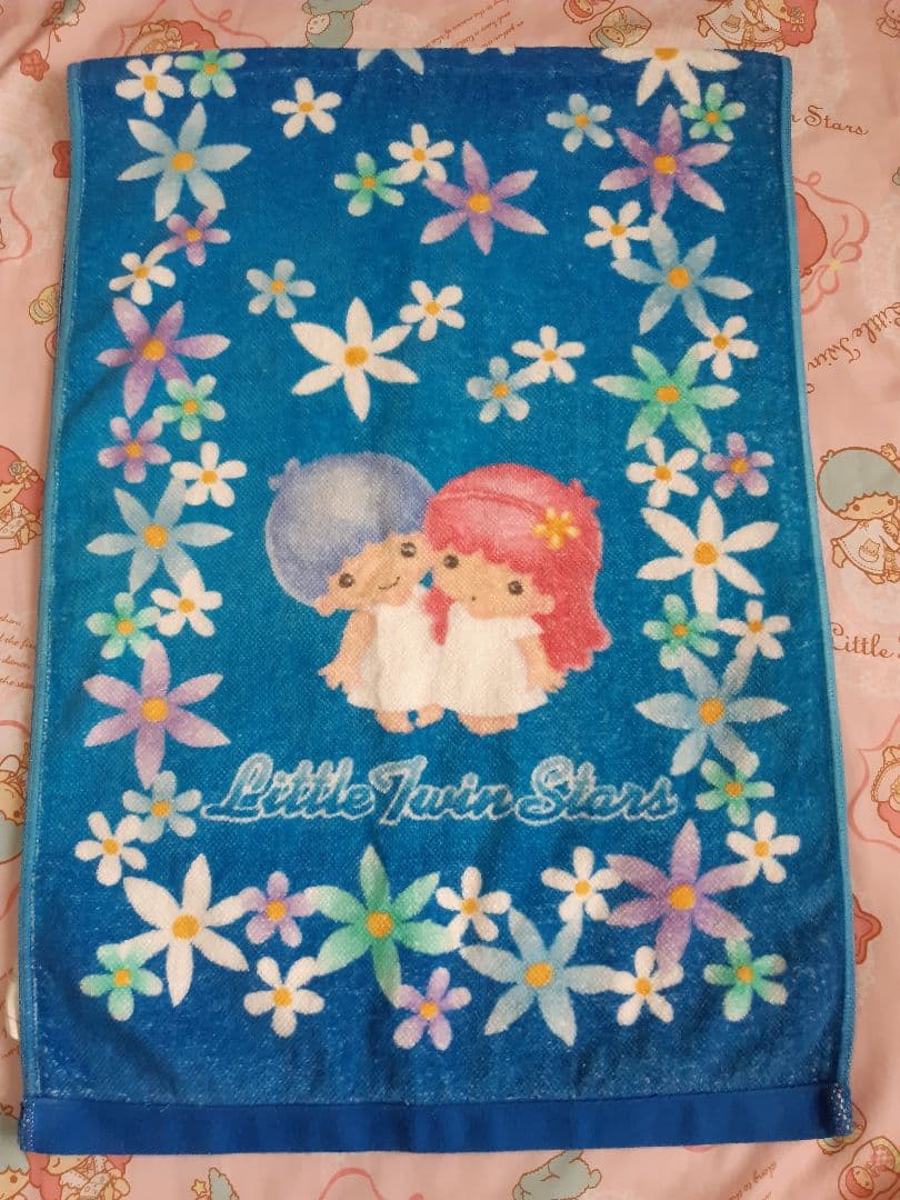 キキララ　ビックタオル　フェイスタオル　2002年レトロ　希少　中古品
