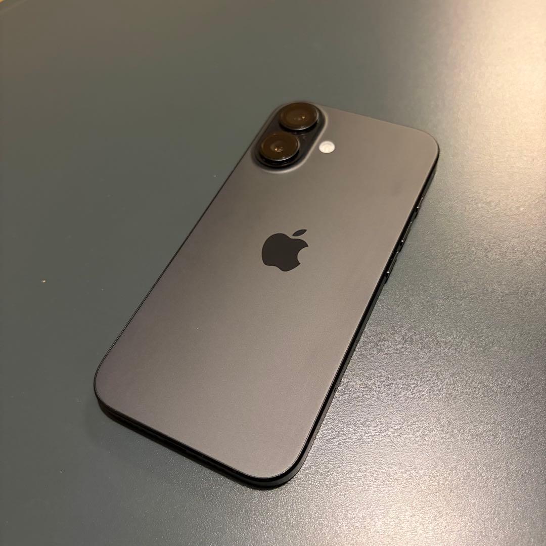 Apple iPhone 16 128gb ブラック 本体　おまけ付き