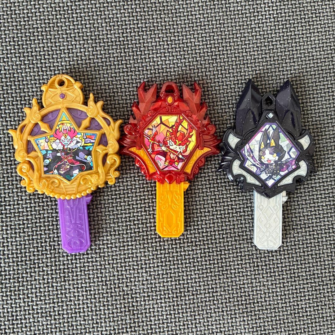 妖怪ウォッチオーガ DX妖聖剣＆妖怪アーク メダルまとめ売り