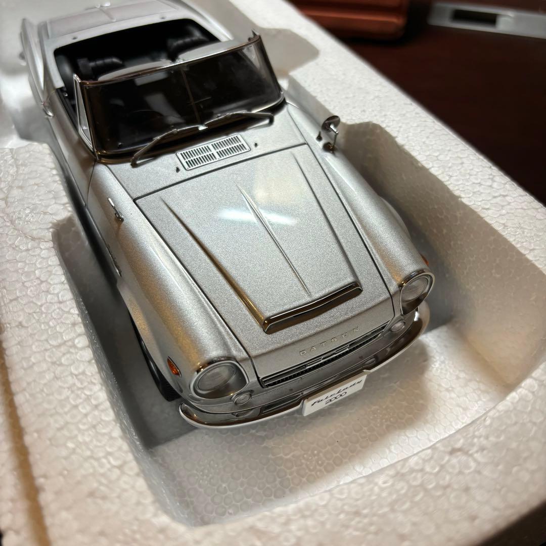 オートアート 1/18 ダットサン フェアレディ 2000 SR311 未展示品
