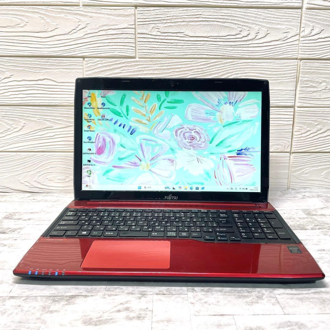 美品✨ノートパソコン SSD ブルーレイ カメラ win11 8GB カメラ