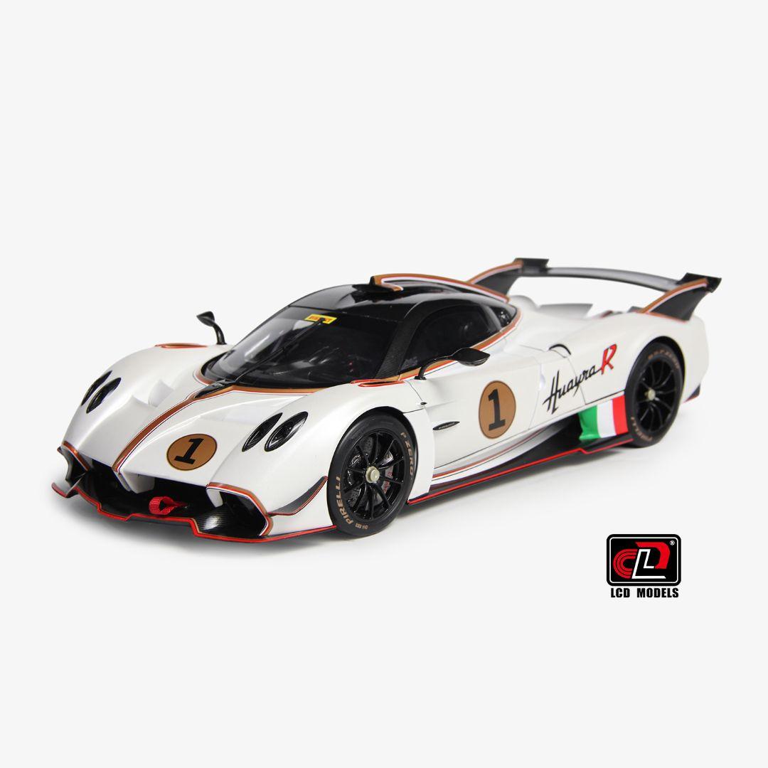 LCDMODELS　1/18　ウアイラR