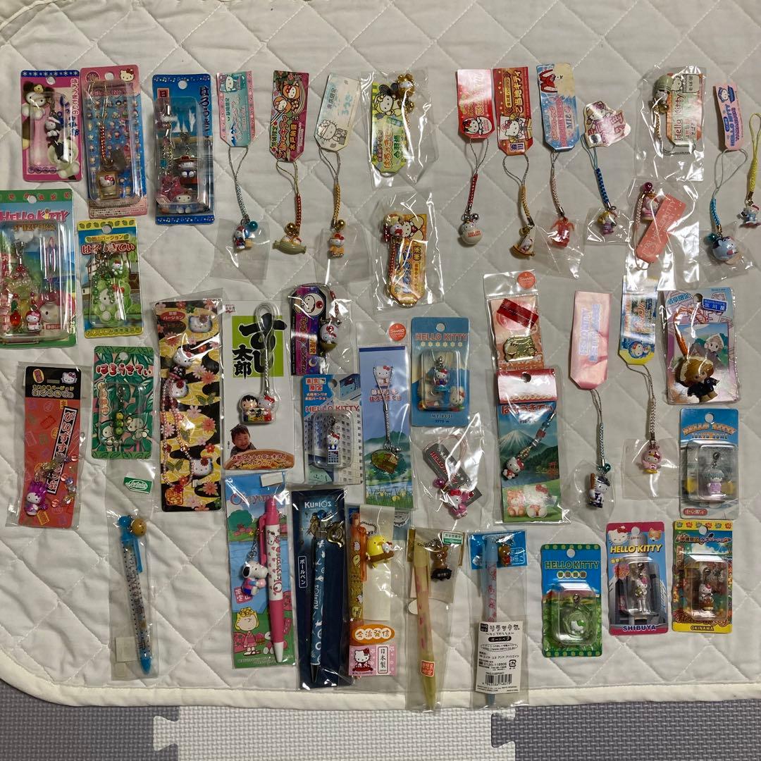 キャラクターキーホルダー約40点セット　ご当地キティ　リラックマ
