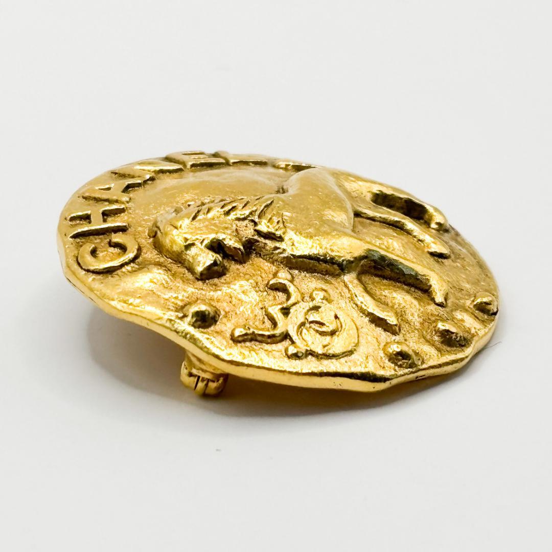 レア 美品 シャネル ブローチ ライオン モチーフ ゴールド GP ラウンド