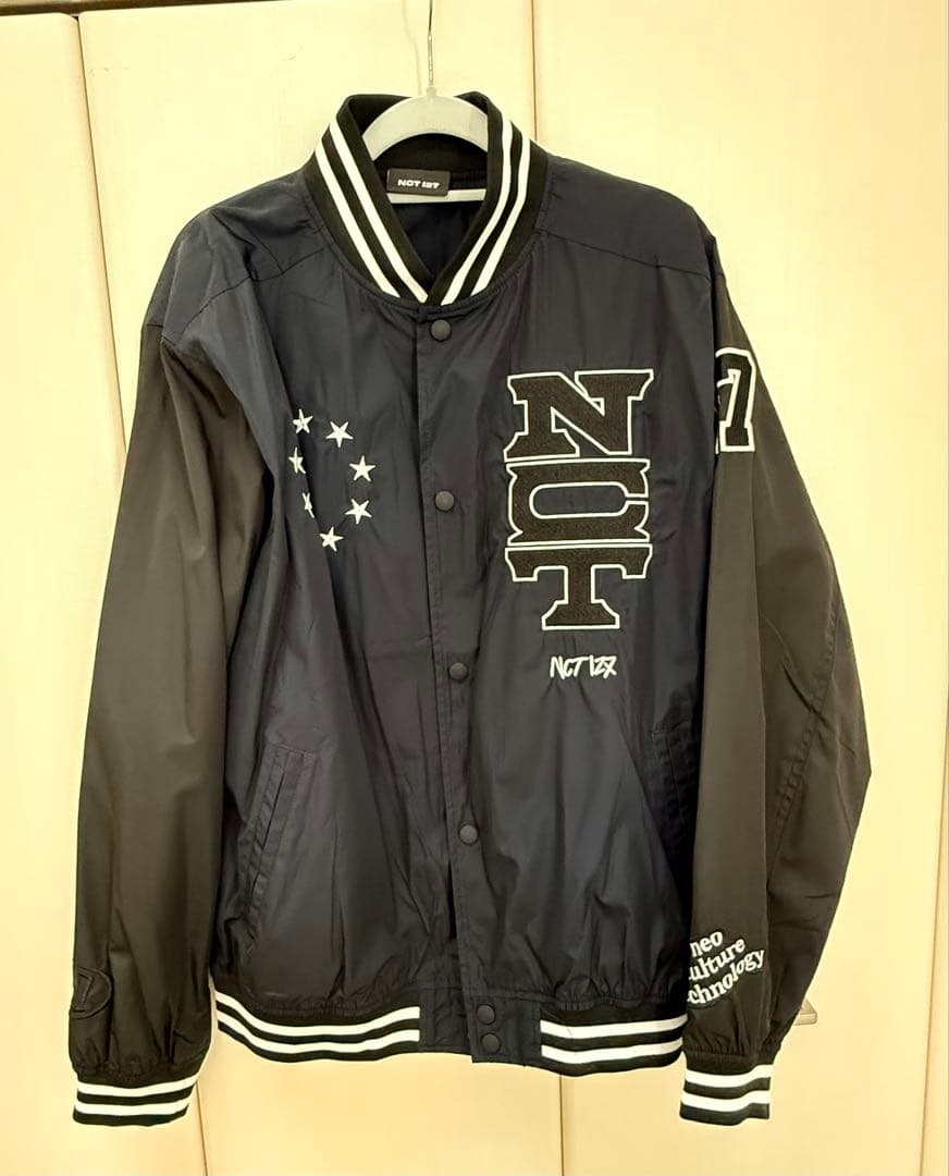 激レア・NCT127 スタジャン ジャケット 公式グッズ