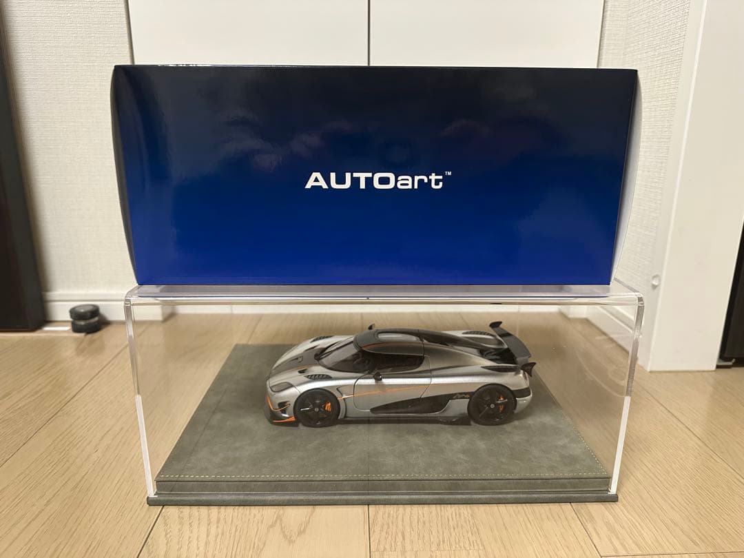 オートアート 1/18 ケーニグセグ アゲーラ ミニカー ケース付