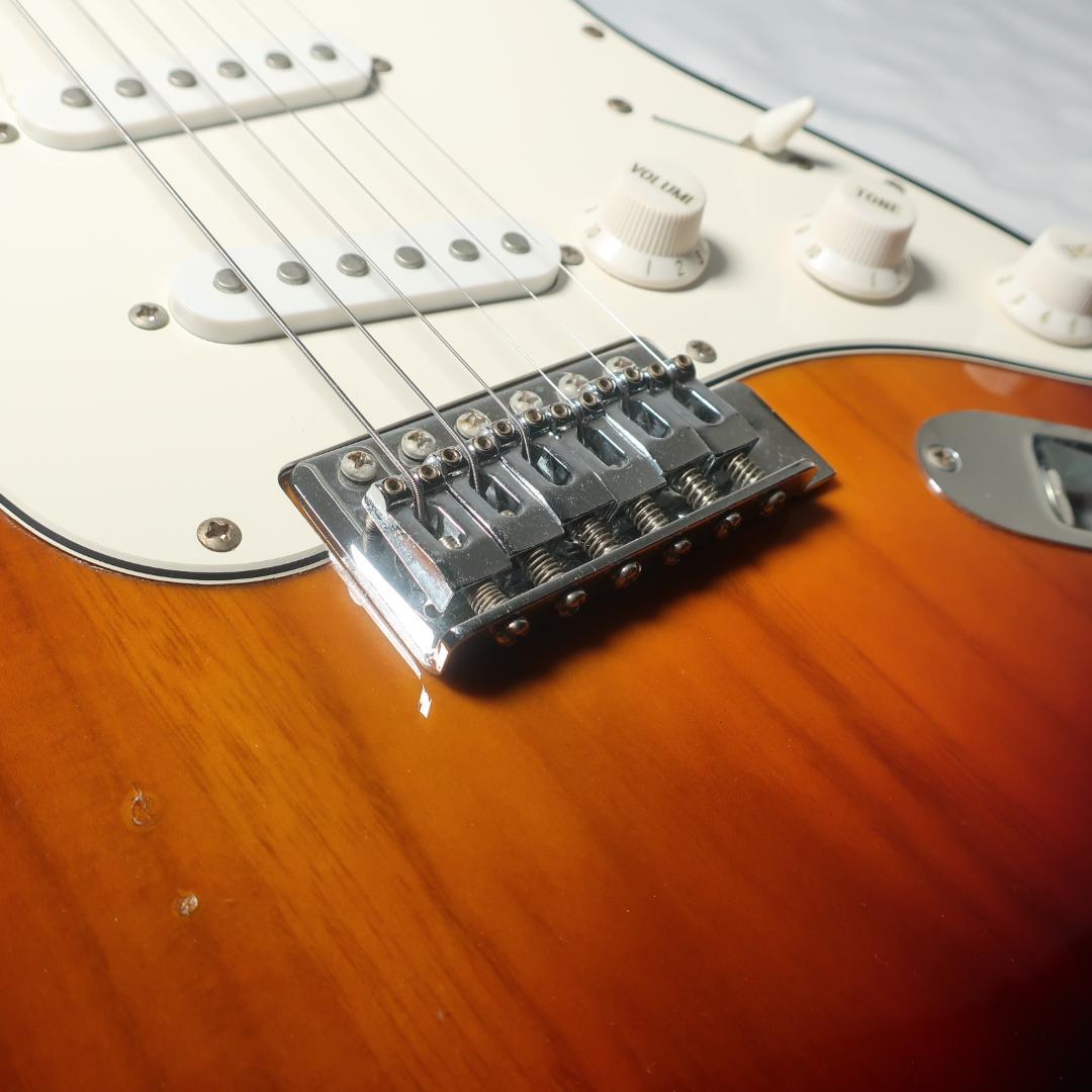 BUSKER'S エレキギター ストラトタイプ 3トーンサンバースト