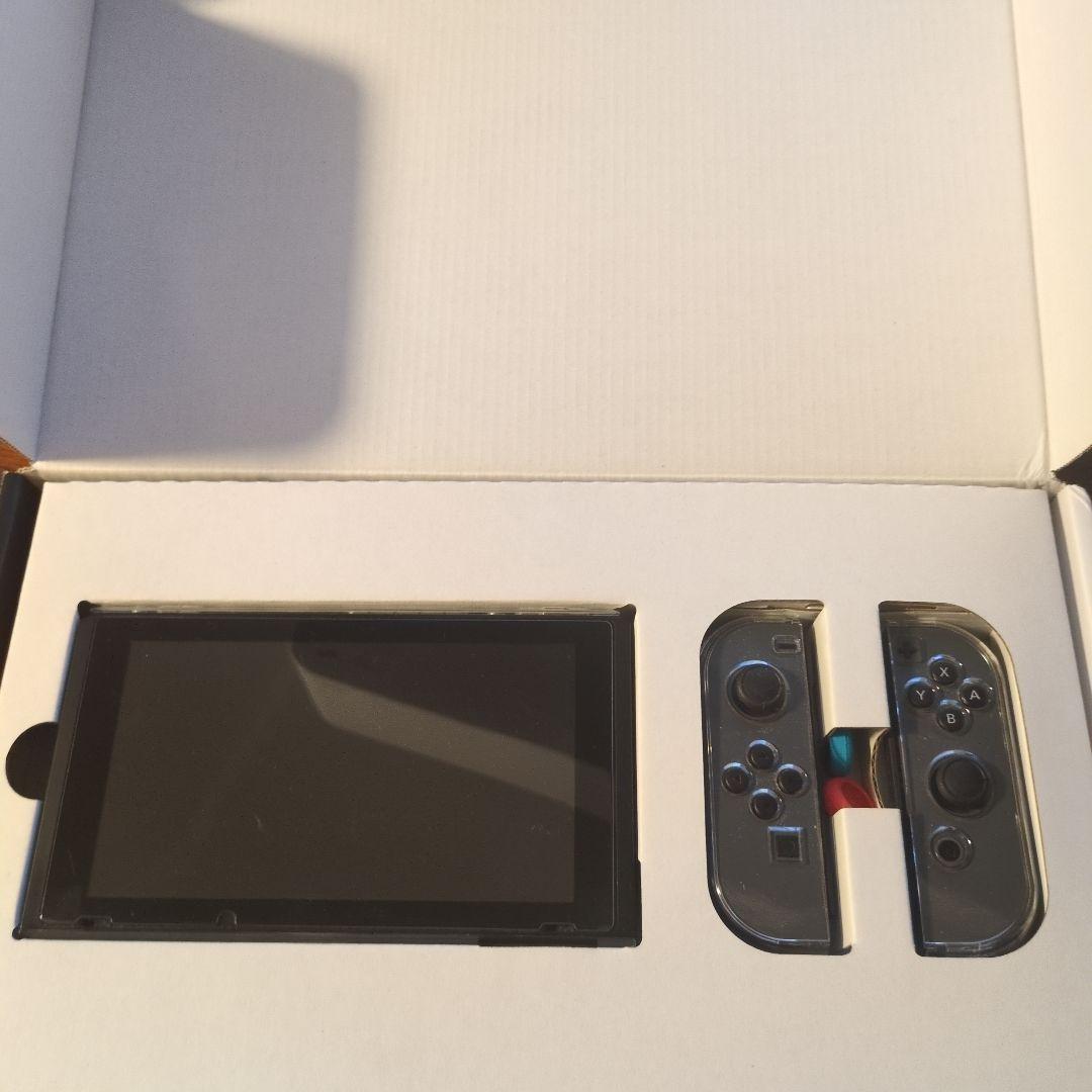 レ*ン様 Nintendo Switch 本体 グレー (透明カバー付き)