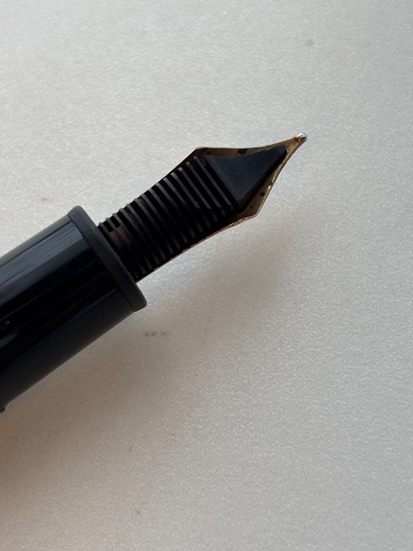 モンブラン マイスターシュテュック ル・グラン 146 万年筆 M 中白　14K