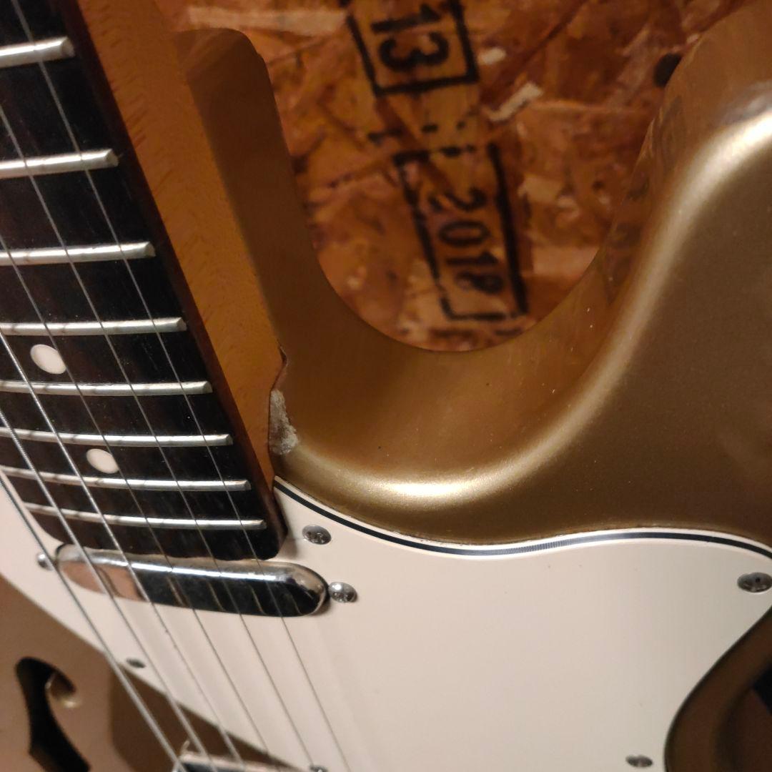 Squier Telecaster thinline セミホロウボディ ゴールド