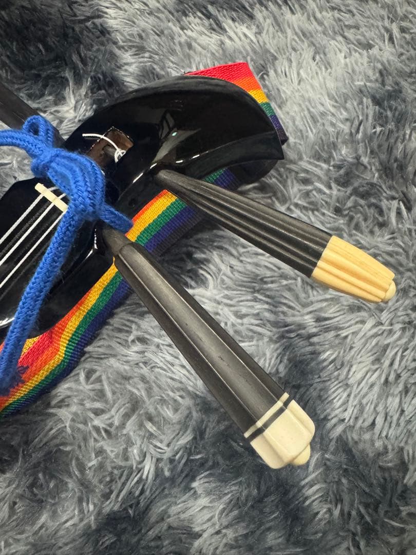 【極美品】沖縄 三線 本蛇革 強化張り 黒塗り棹 蛇皮 ケース 爪 調子笛