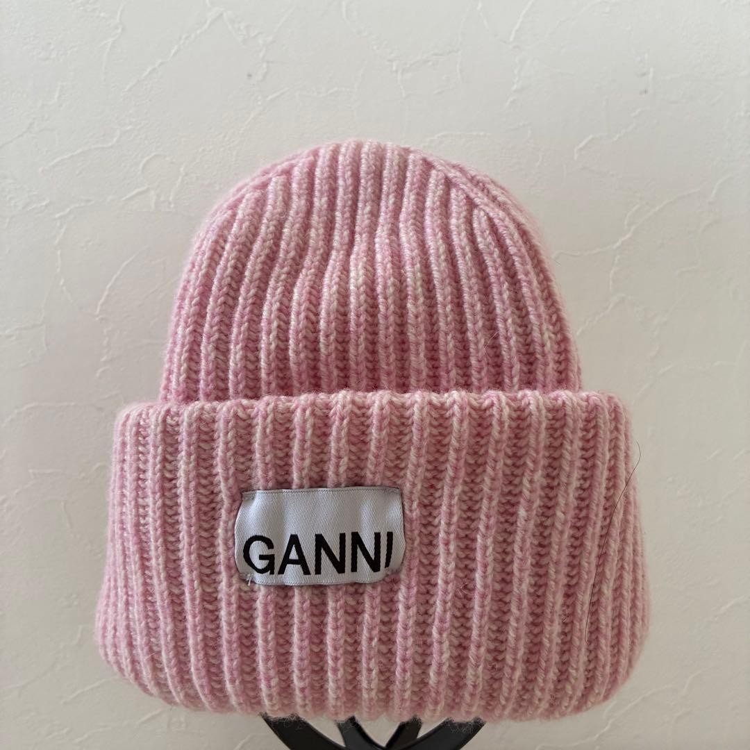 【GANNI】ピンク ニット帽 分厚め