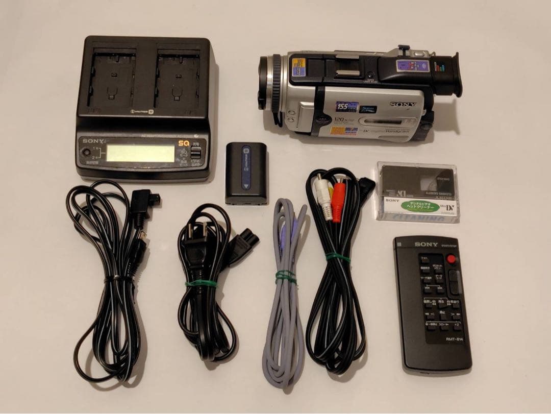 ビデオカメラ SONY DCR-TRV30