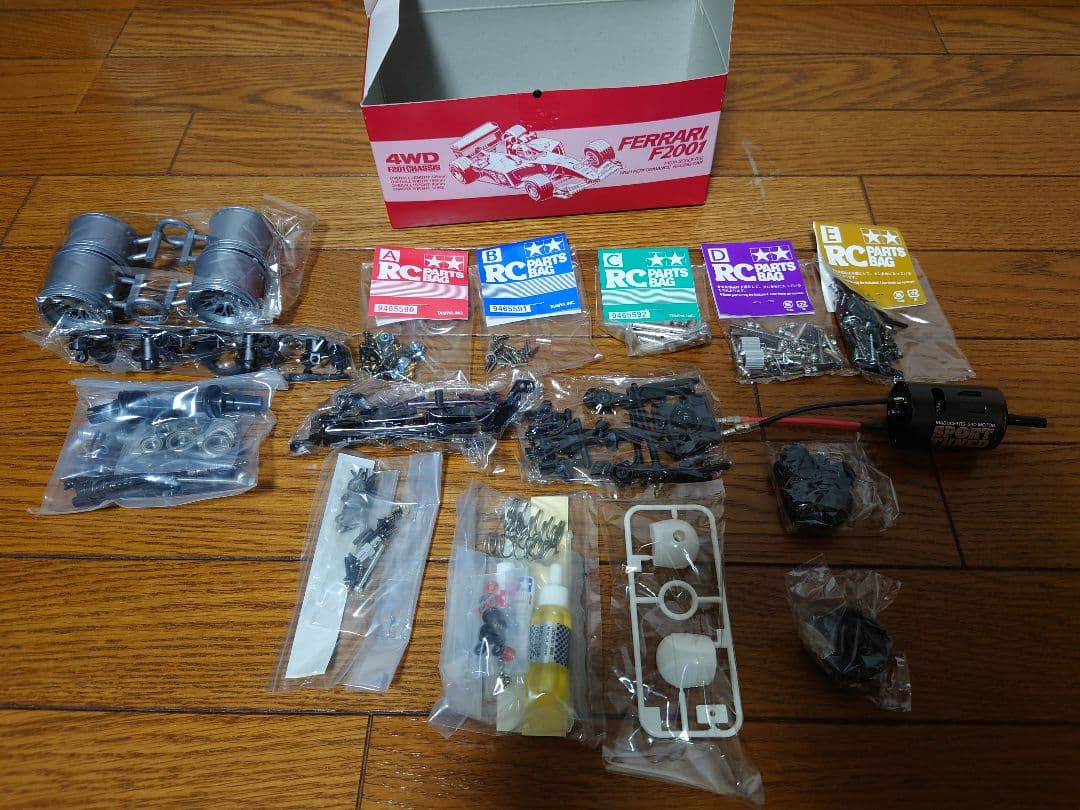 ★タミヤ1/10 フェラーリ F2001 組み立てキット [58288]