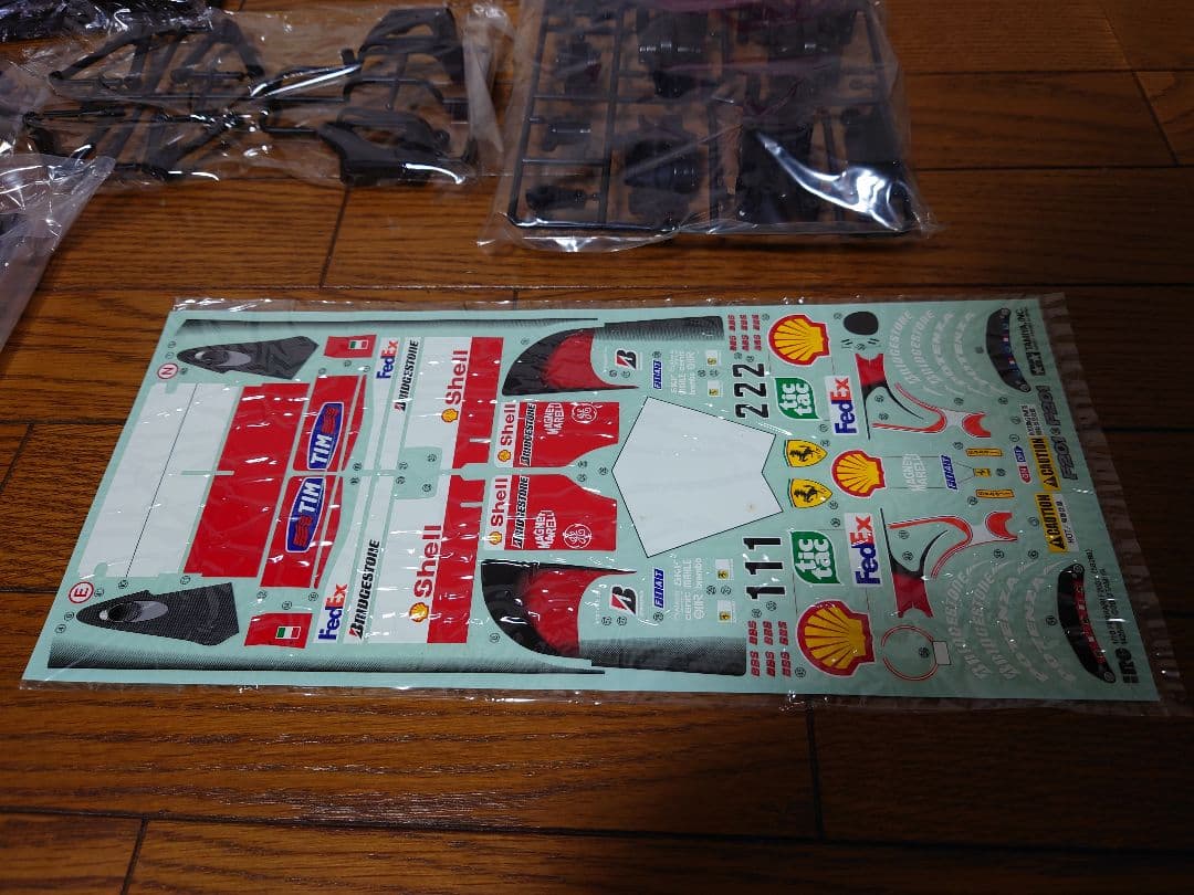 ★タミヤ1/10 フェラーリ F2001 組み立てキット [58288]
