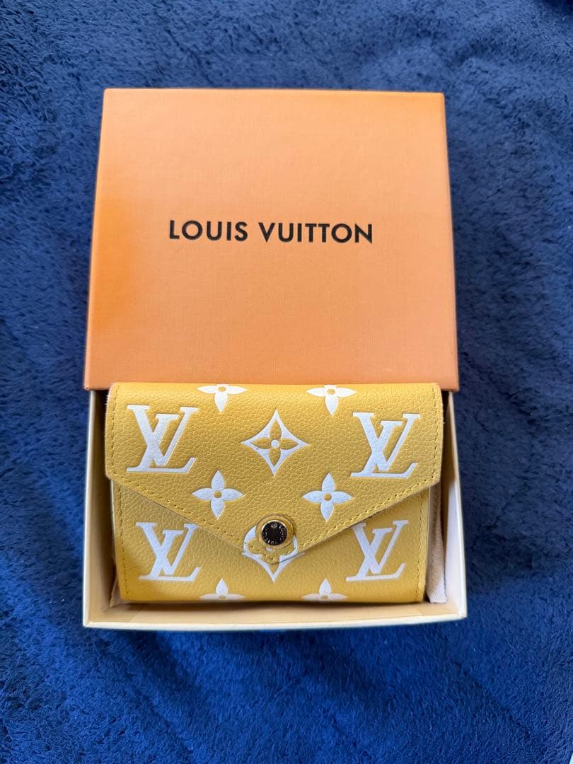 LV財布