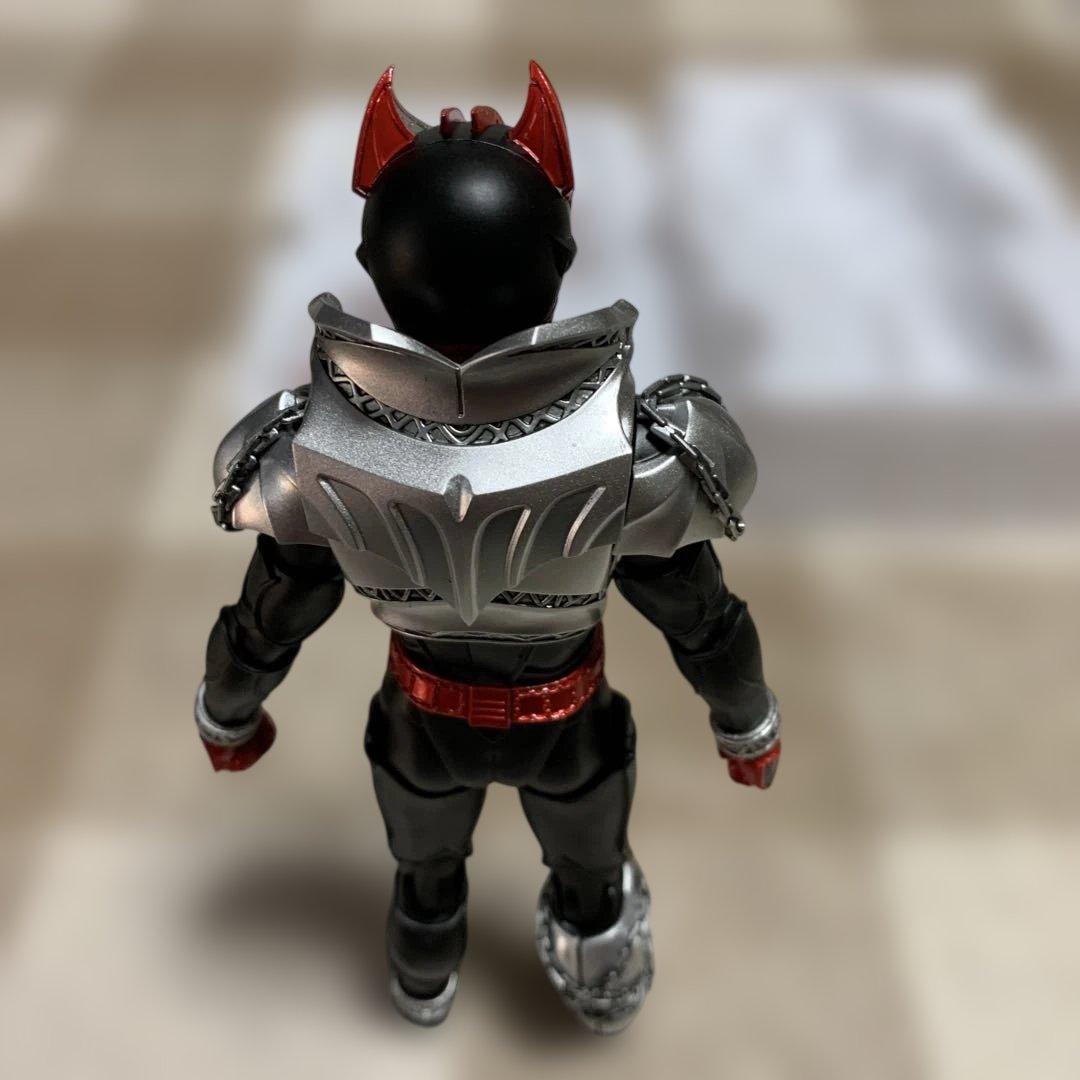 真骨彫仮面ライダーキバ