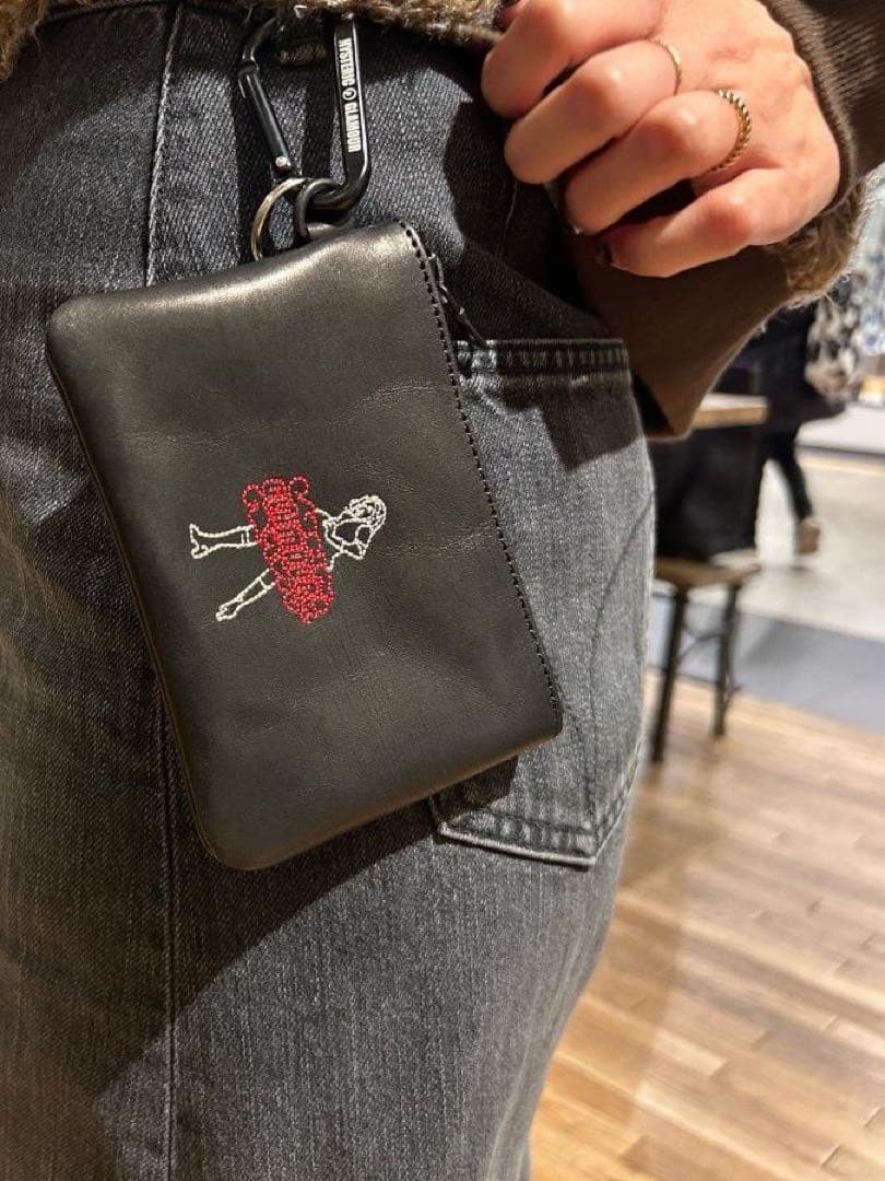 新品大人気！ヒステリックグラマー 【VIXEN LINE刺繍】レザーウォレット黒