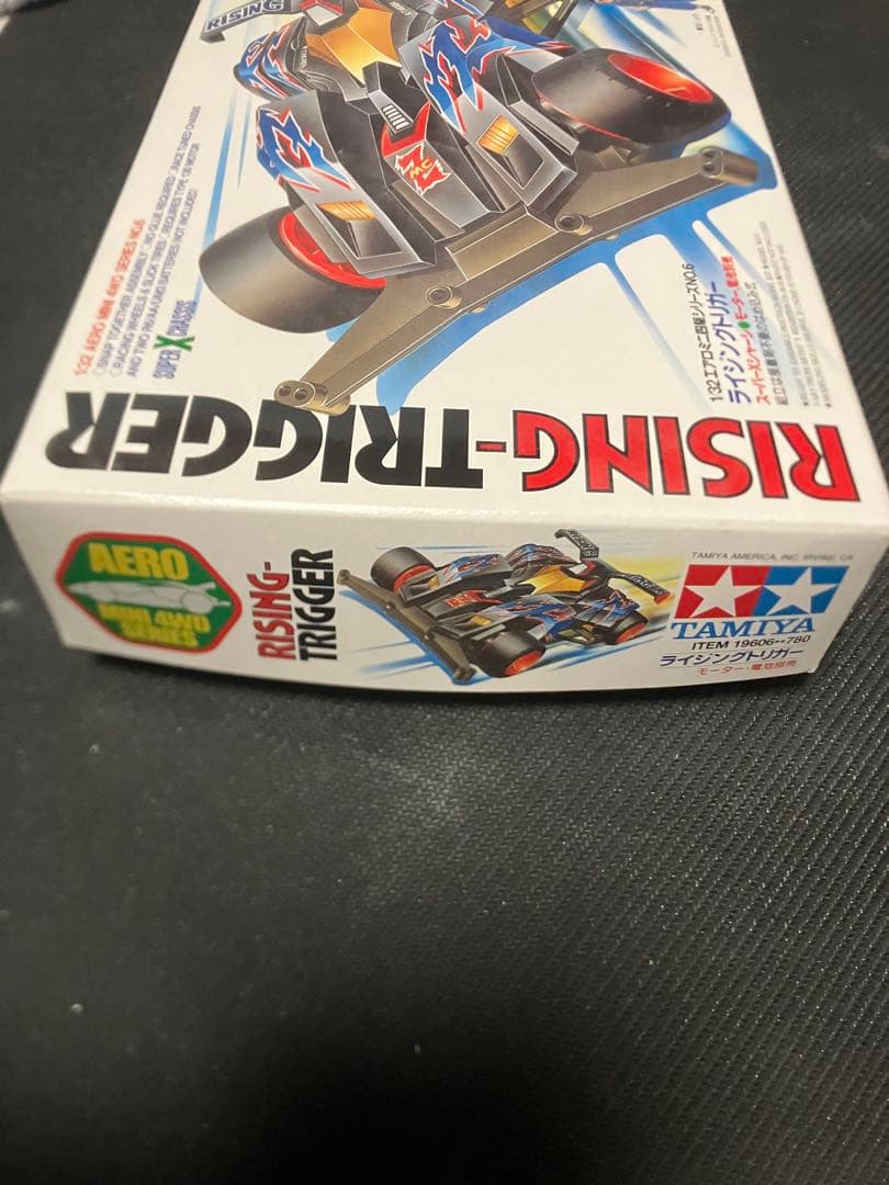 未組立 タミヤ エアロミニ四駆 ライトニングマグナム & ライジングトリガー