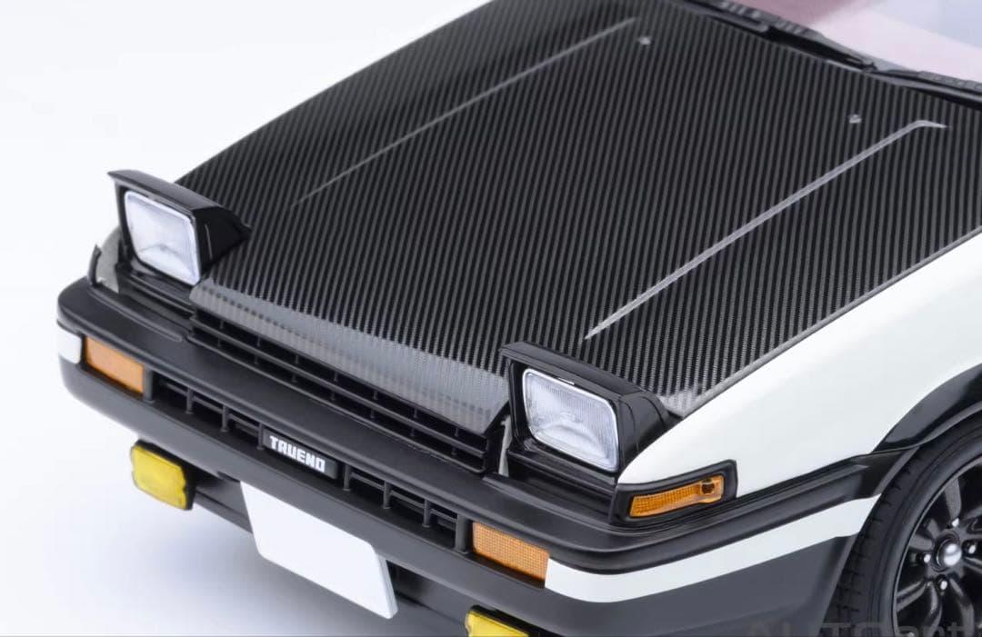 Autoart 1/18イニシャルD AE86 ミニカー