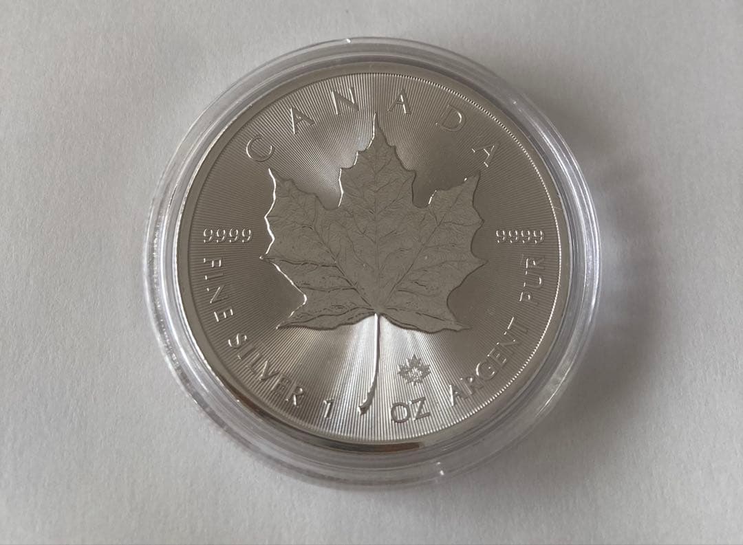 カナダ・メープルリーフ銀貨1オンス5ドル（ケース入り）