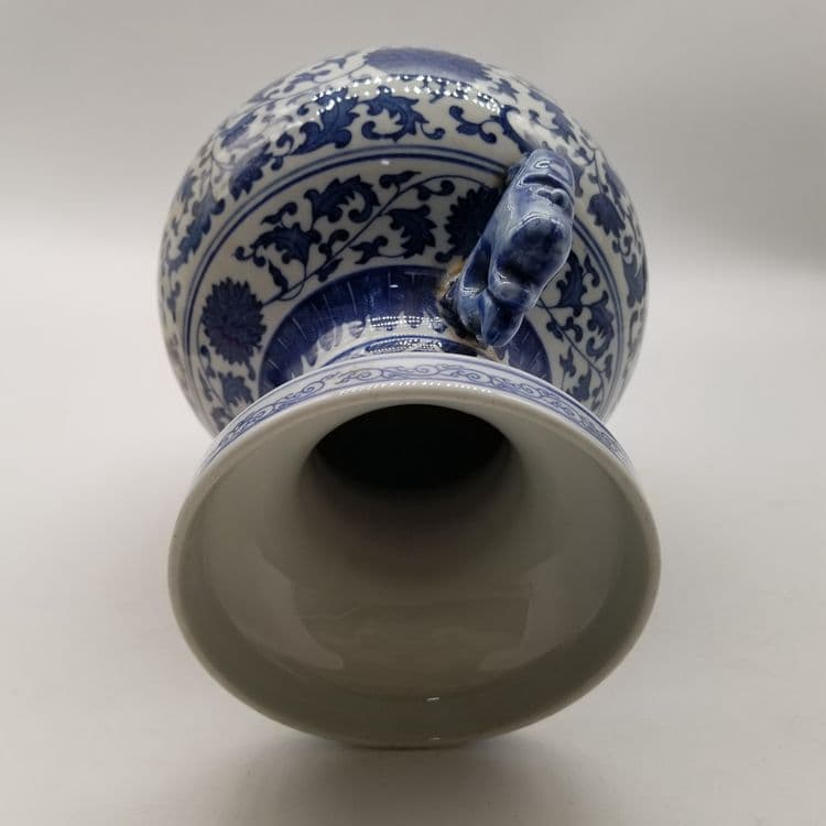 清乾隆青花纏枝花両耳賞瓶 花瓶 景徳鎮 陶磁器 装飾品 現代工芸品 美術品 置物