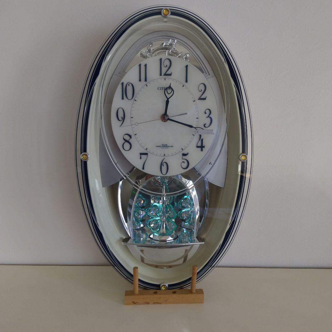 楕円形掛時計 振り子付き ホワイト