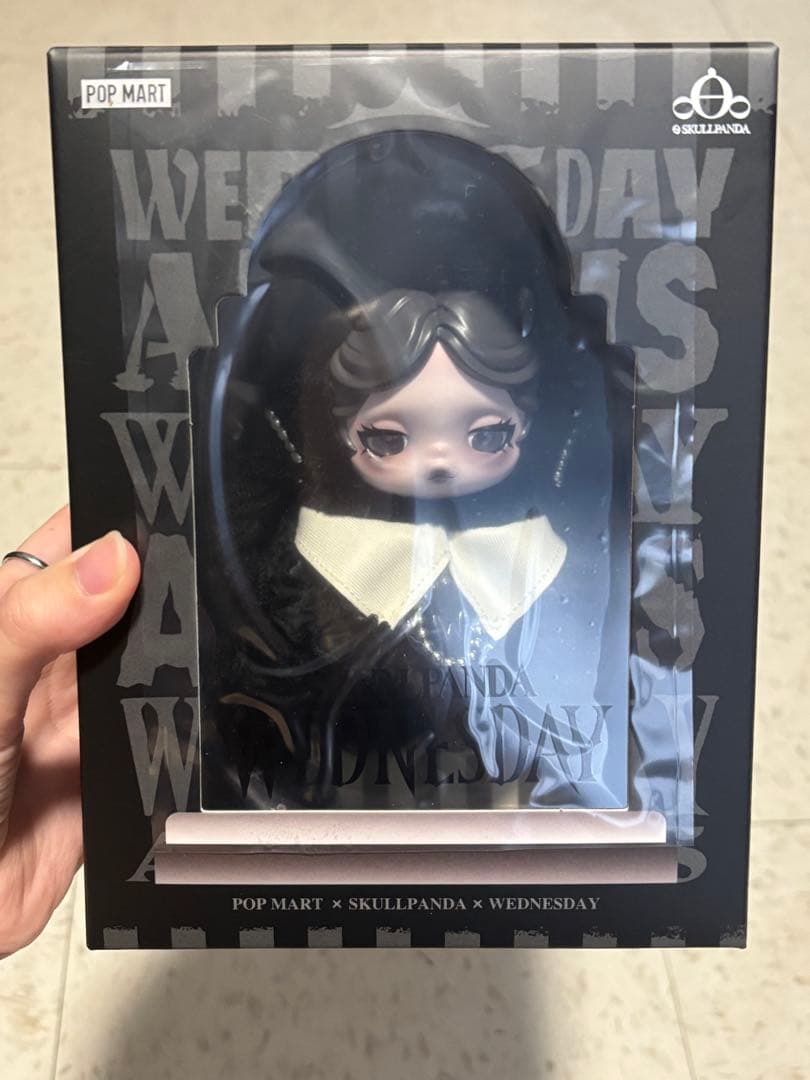 Skullpanda × Wednesday コラボフィギュア（NY限定版）