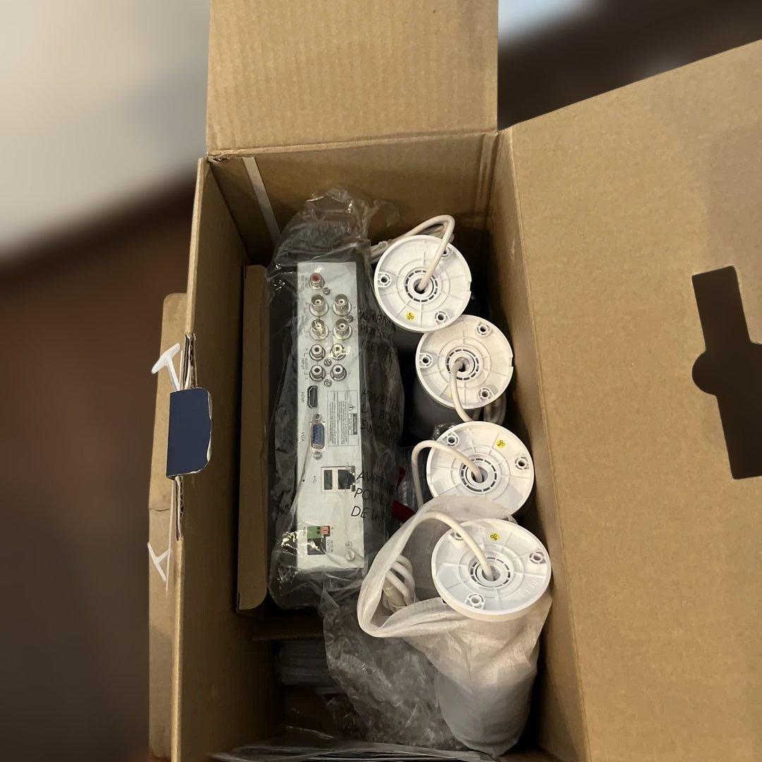 Swann スワン　防犯カメラ　4チャンネルDVRシステム 1TB カメラ4台