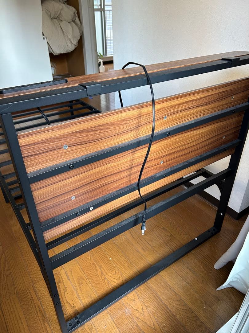 シングルベッドフレーム スチール・木製ヘッドボード