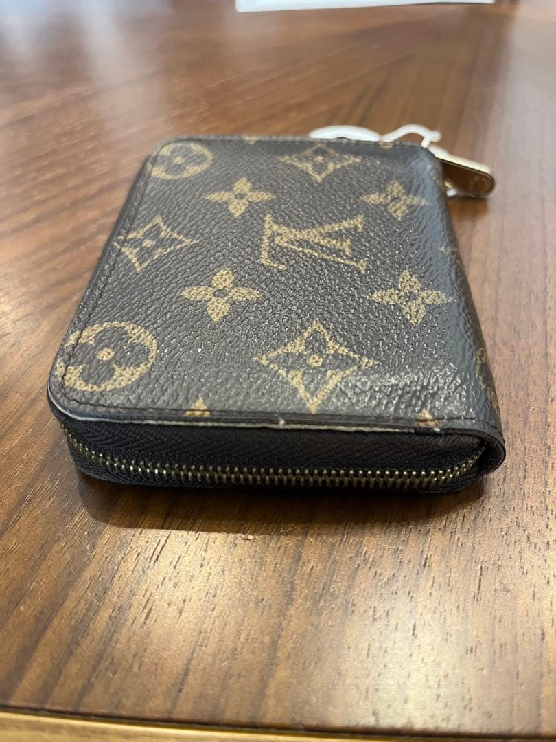あんしん鑑定済　LOUIS VUITTON ジッピーパース