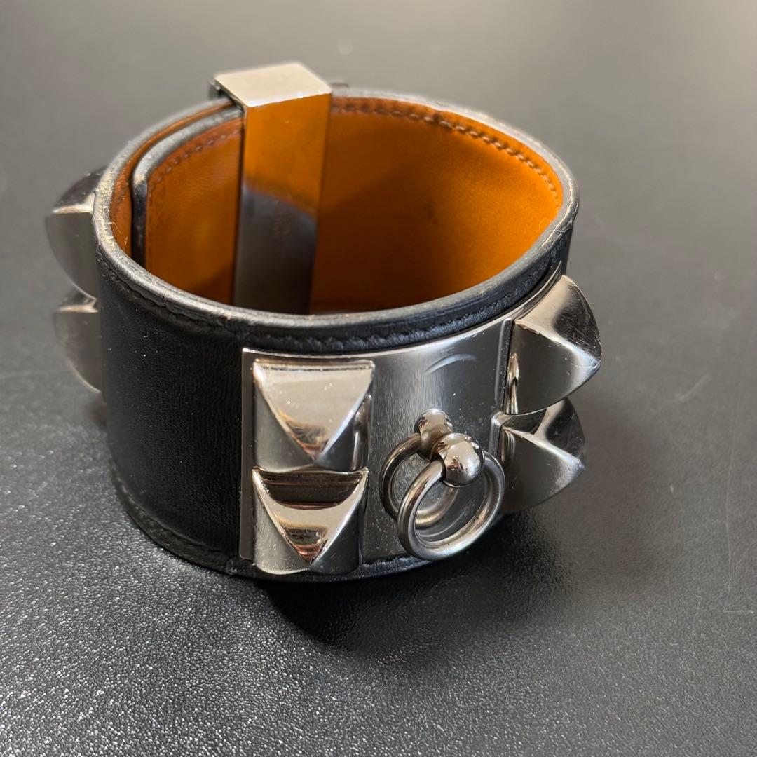 HERMES スタッズ付きレザーバングル ブラック