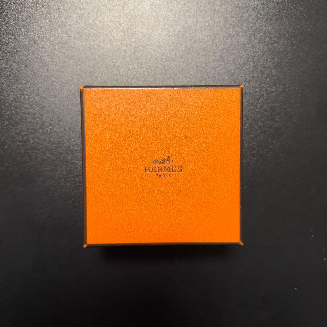 HERMES スタッズ付きレザーバングル ブラック