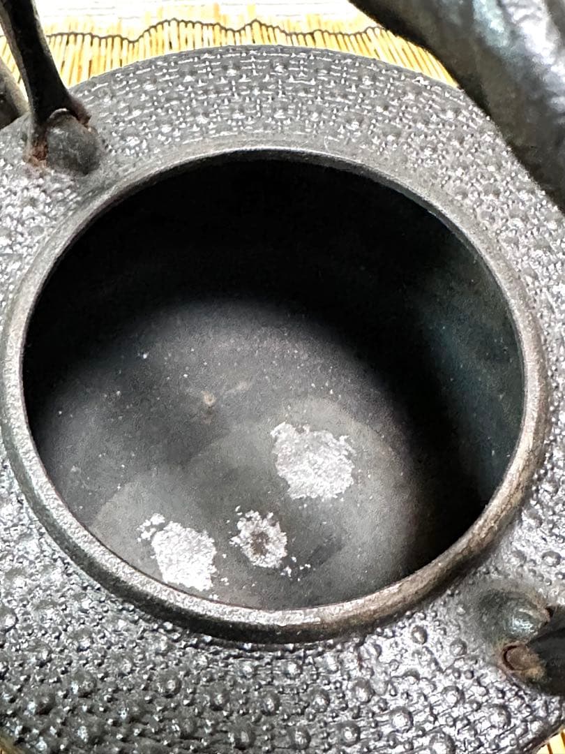 ＵＳＥＤ、良品　南部虎山工房前田知行造１２型東雲亀甲　南部鉄瓶　南部鉄器　鉄瓶