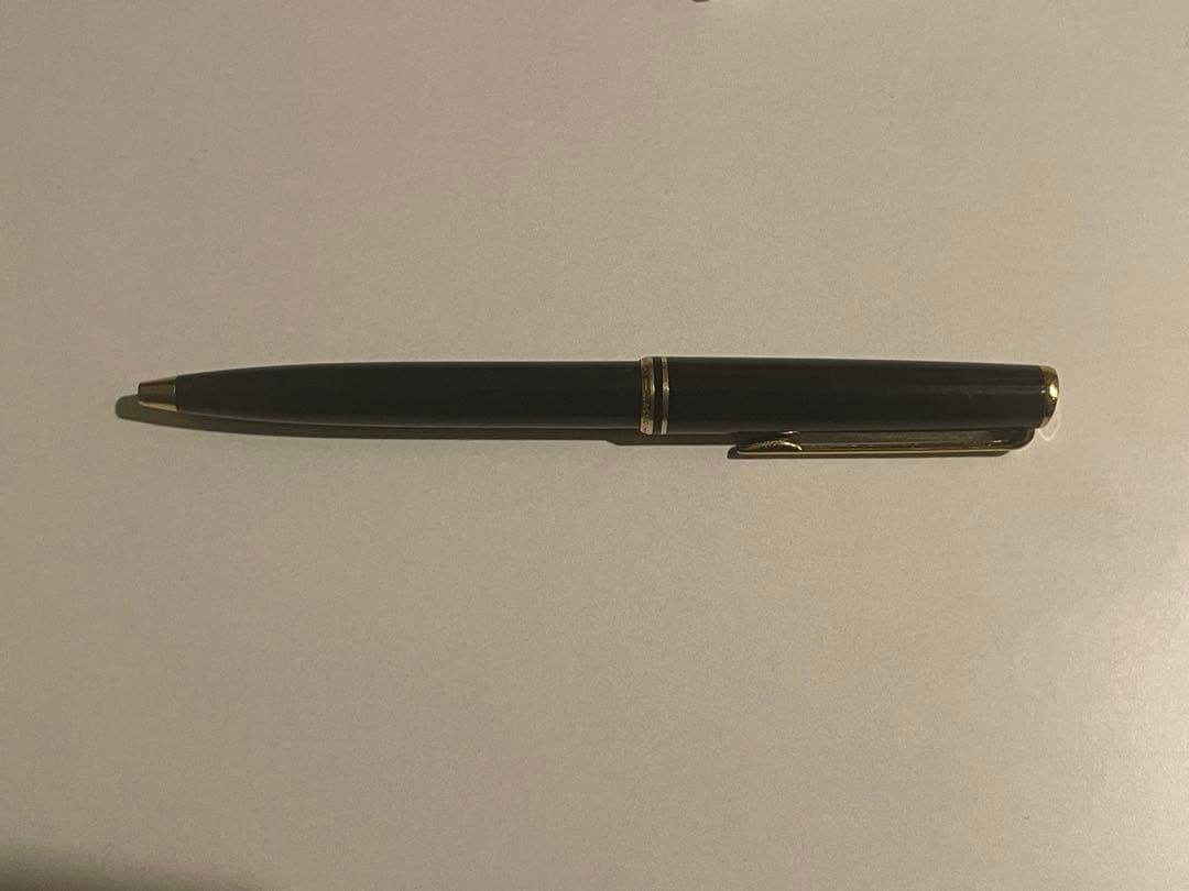 モンブラン　黒色ボールペン