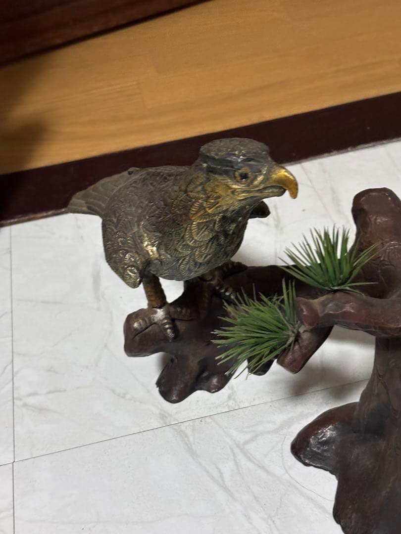 双鷹　双鷲　鉄製　置物 秀峰作