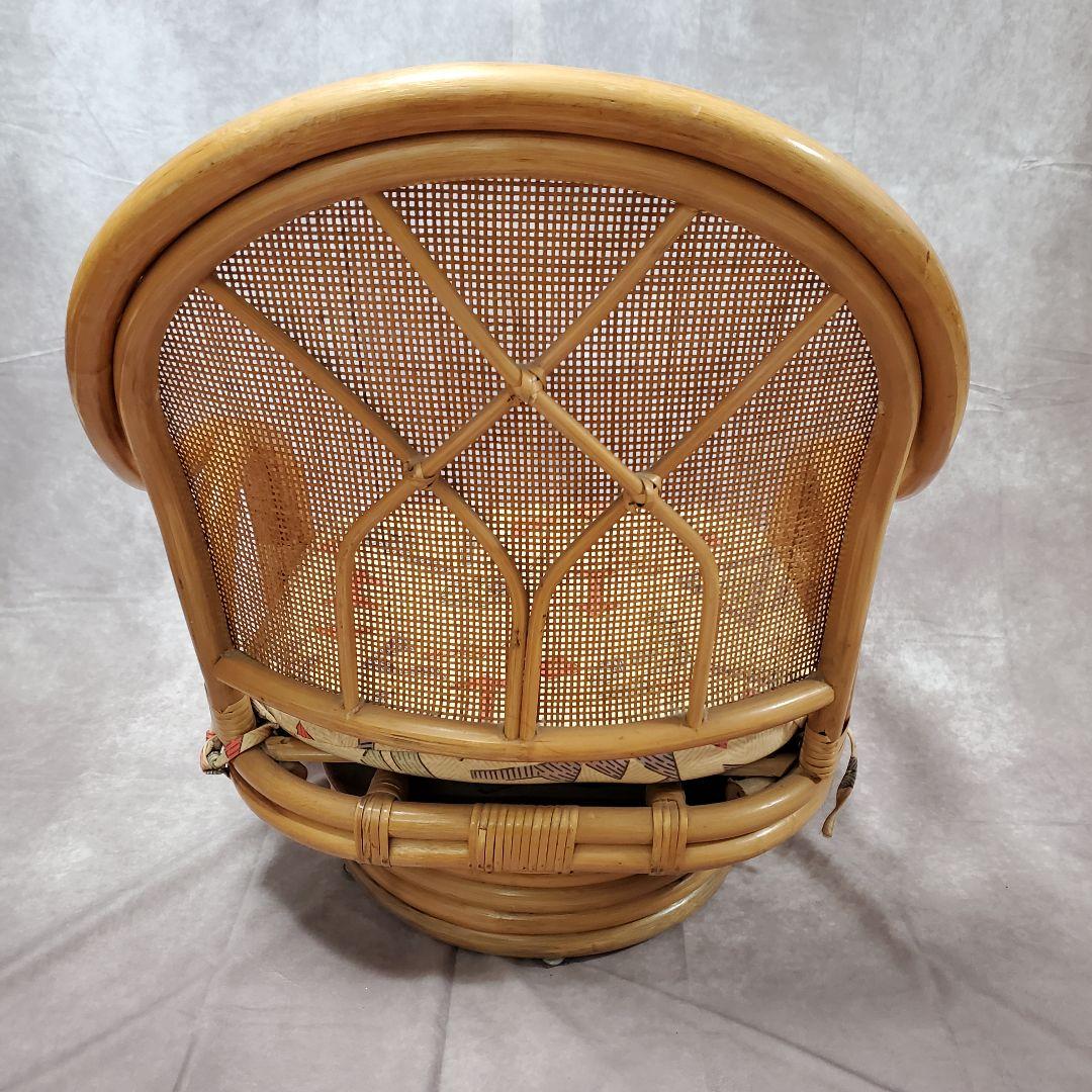 回転式座椅子籐椅子・クッション付き2脚セット　花柄　昭和レトロ　ヴィンテージ　籐