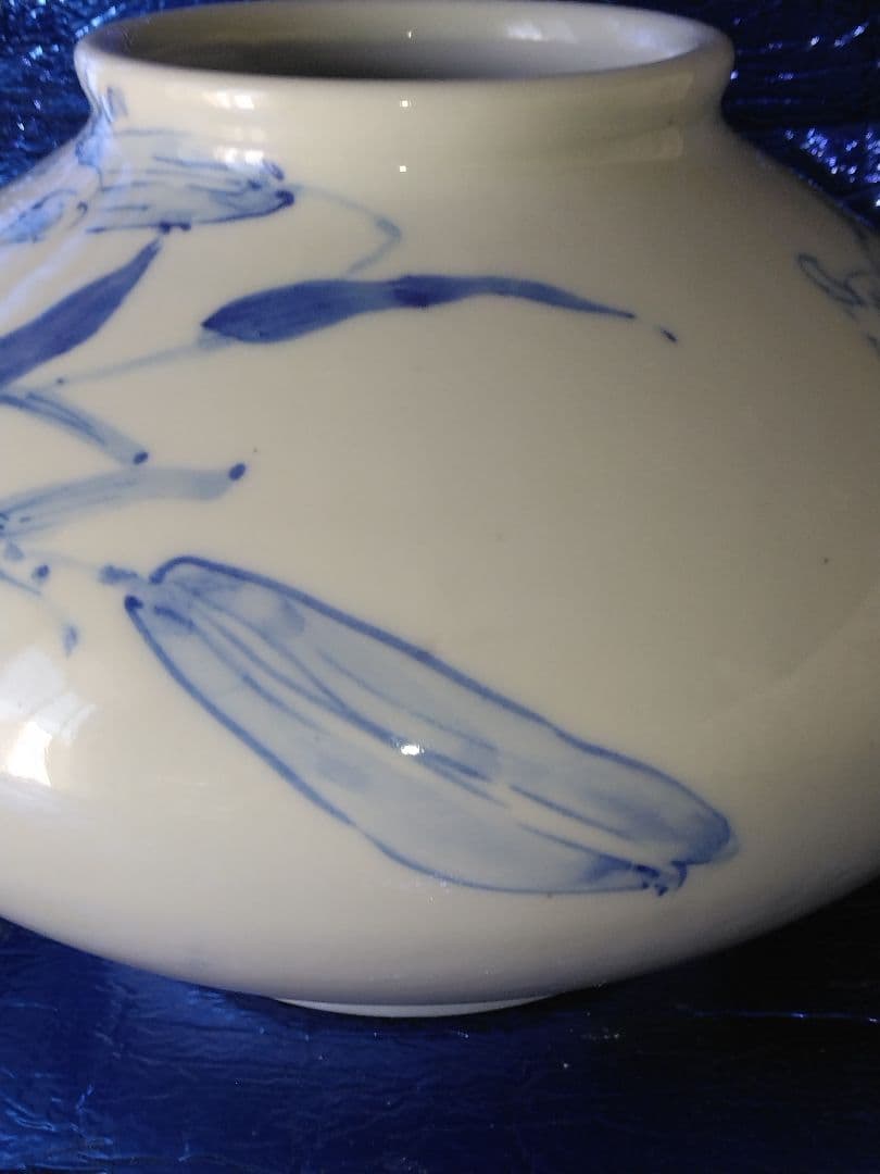 染付花鳥扁壺