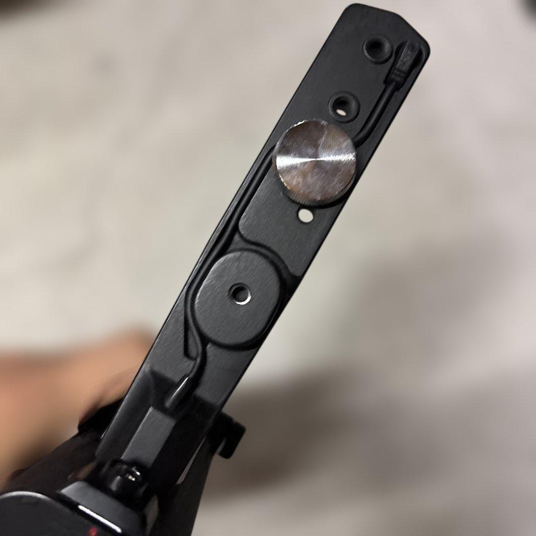 OLYMPUS OM-1 一眼レフカメラ　望遠とシャッター付き