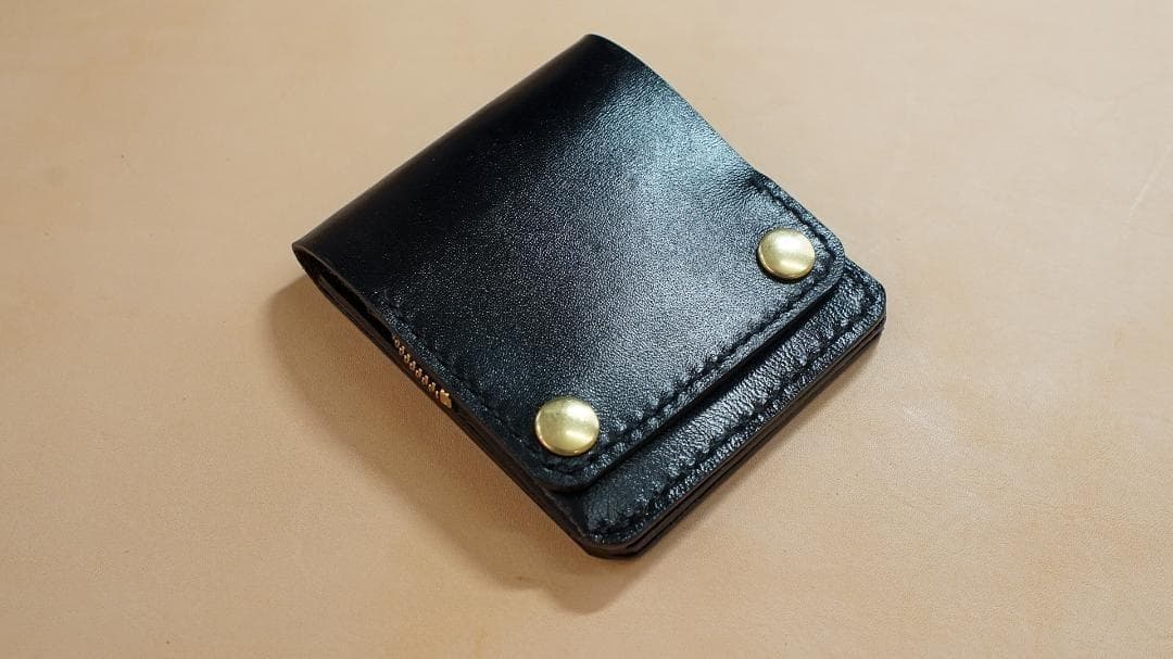 スマートトラッカーウォレット　タンニン鞣し　ブラック　茶芯　馬革手縫い