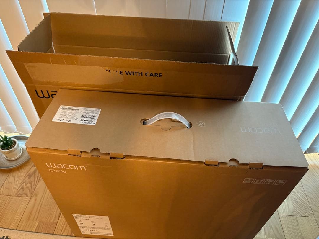 I*e様 Wacom Cintiq22液晶ペンタブレット[DTK-2260K0D