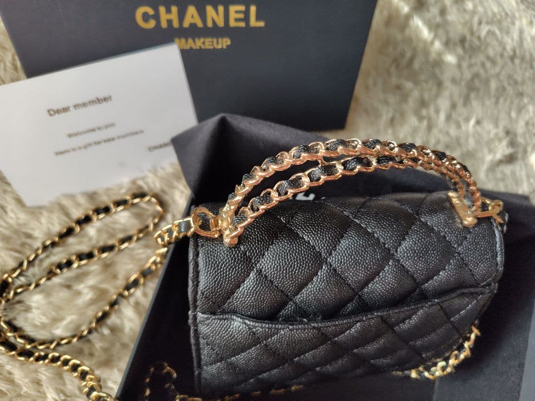 CHANEL ブラックレザー キルティング　ショルダーバッグ　ミニバッグ