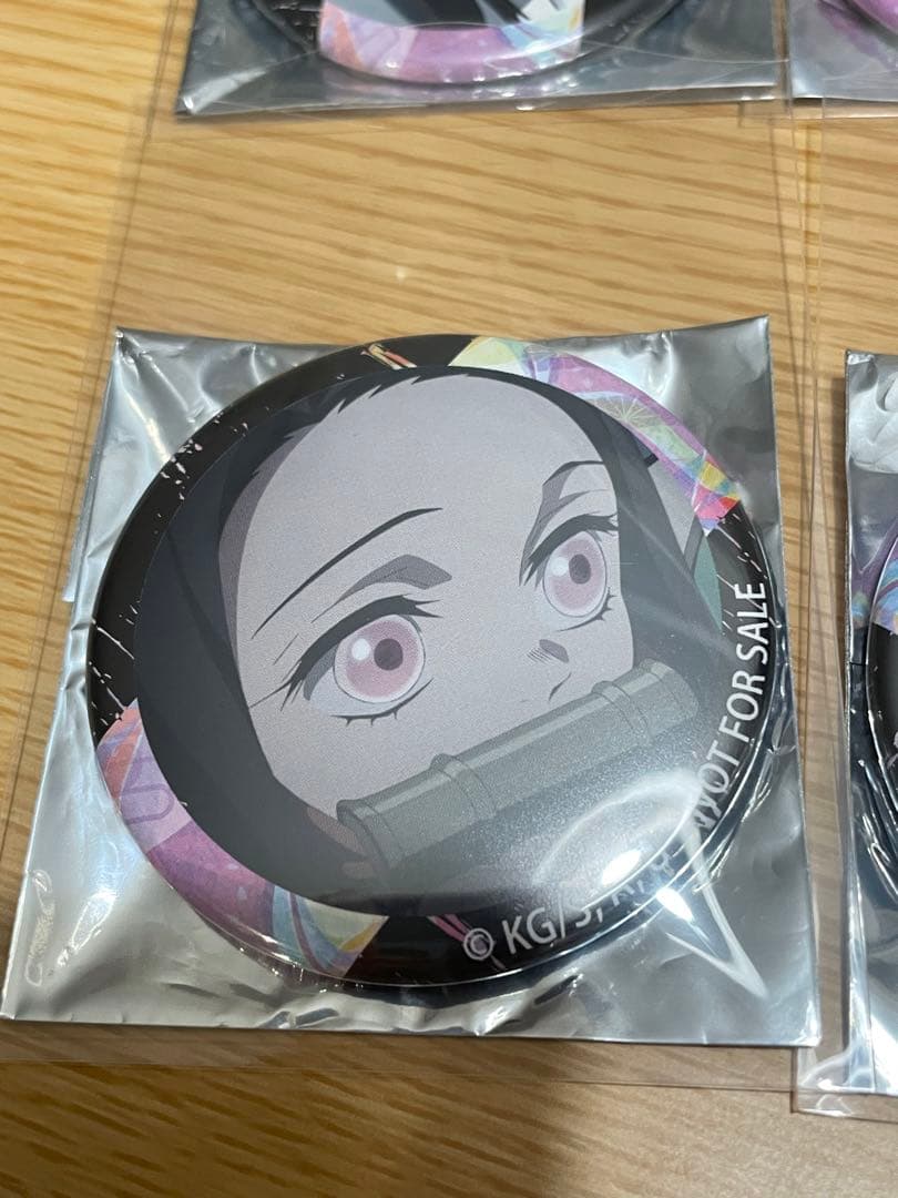 【新品】鬼滅の刃 柿安 弁当 缶バッチ カナヲ 伊之助 禰豆子 炭治郎 玄弥