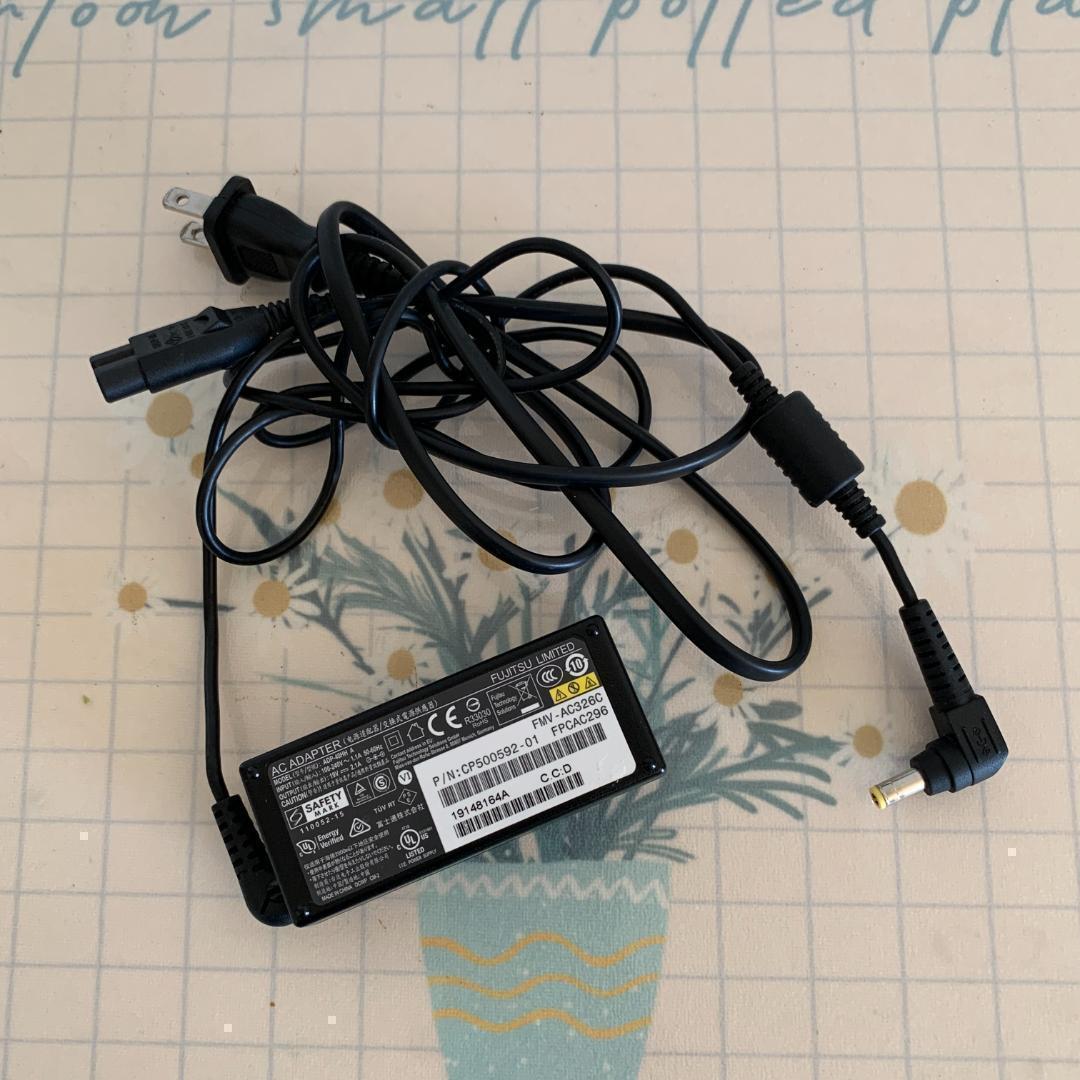 F08B【超軽量】富士通 フルHD/i5第7世代/12GB/SSD256GB v