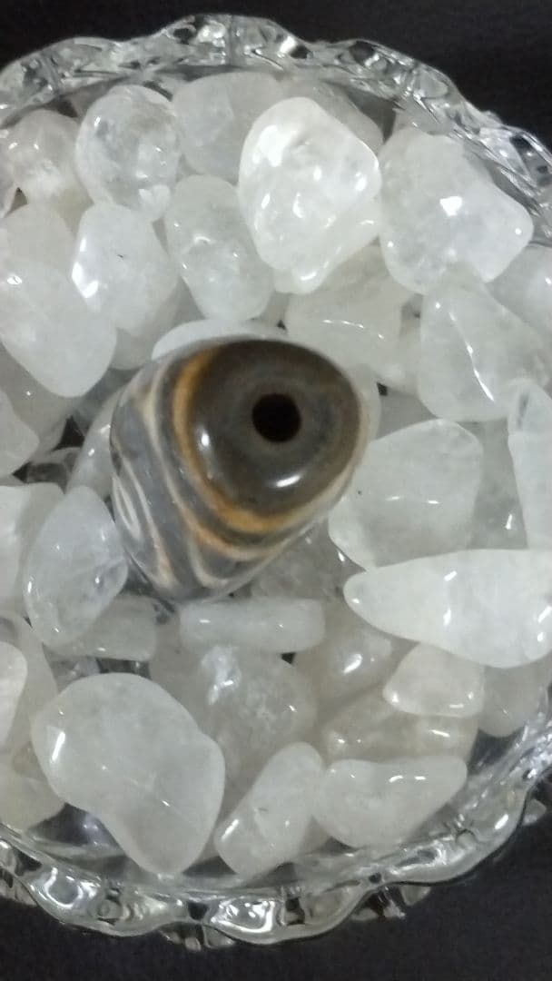 609天珠　特殊　三眼虎牙天珠　三角形　dzibeads！