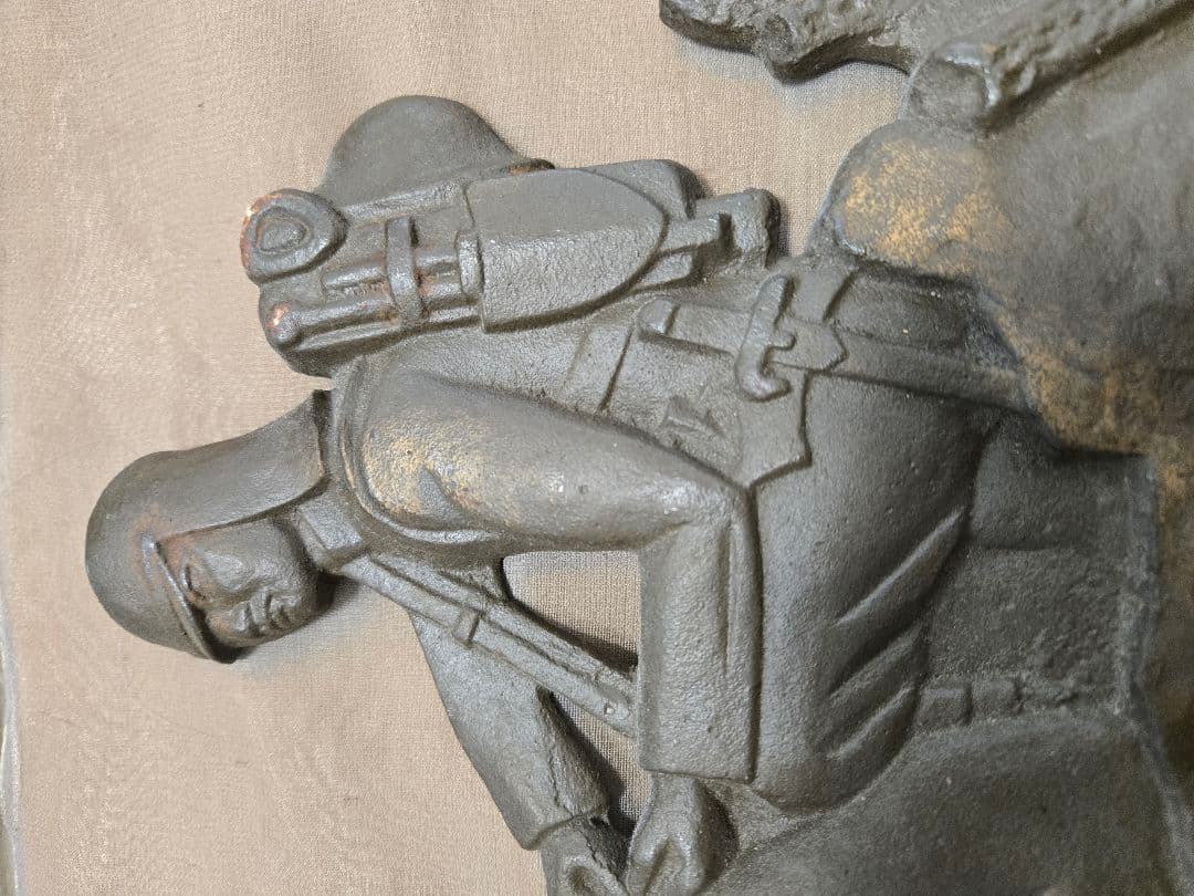日本軍　軍用犬衝立て　レリーフ