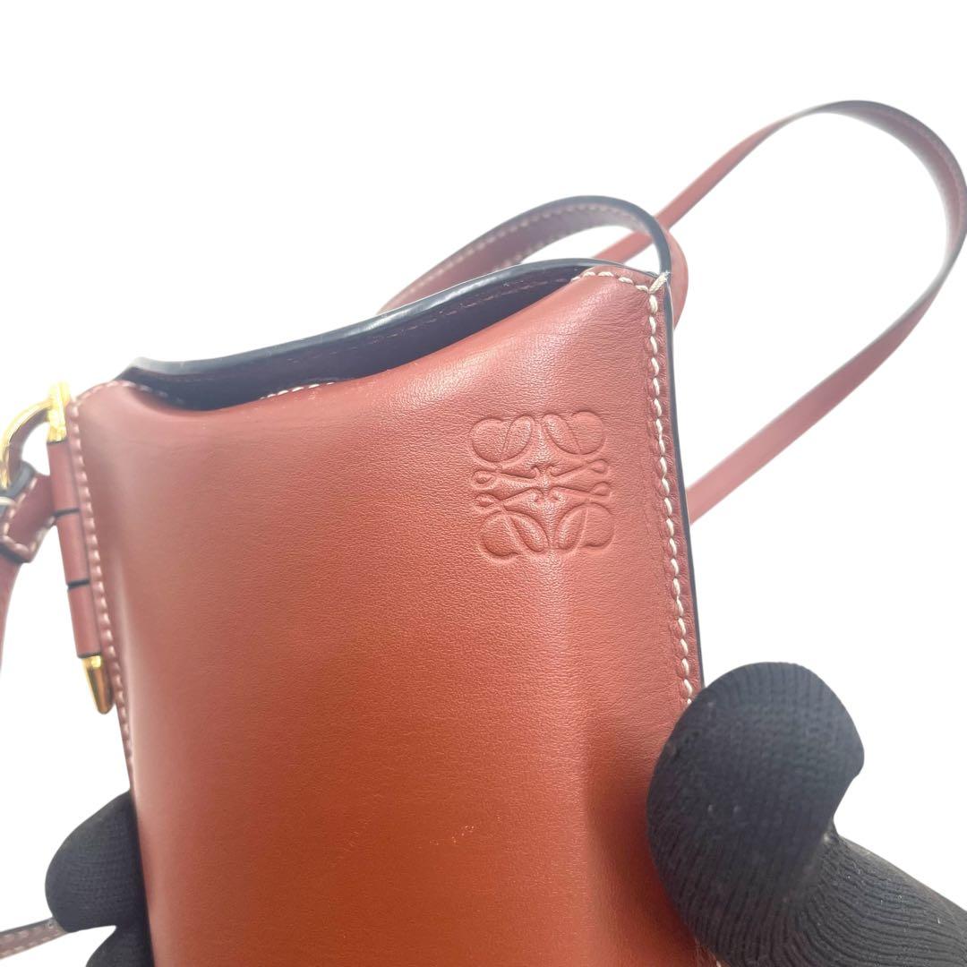 ロエベ　ゲートポケット　ショルダーバッグ　ポシェット　アナグラム　ブラウン